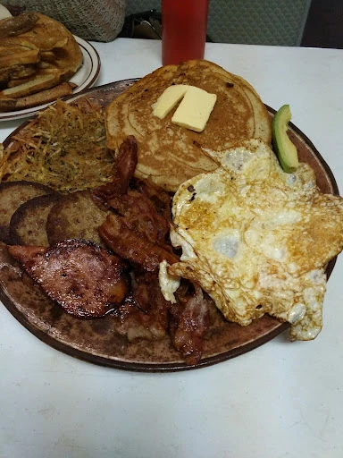 Ponderosa Restaurant & Motel photo 3